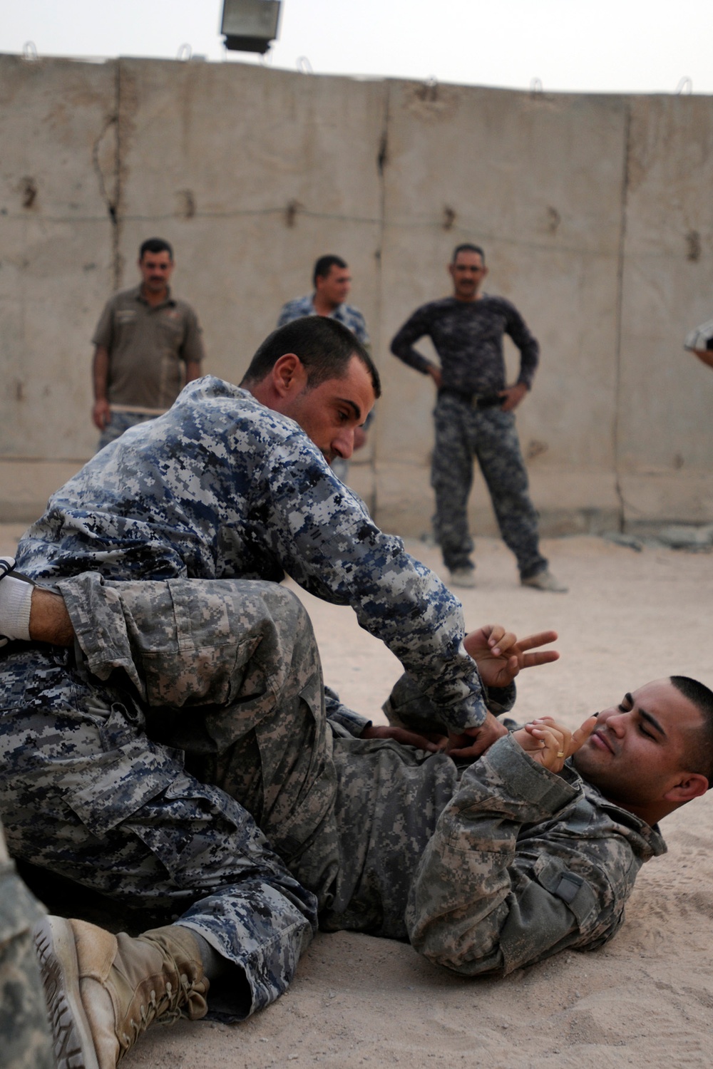 Combatives improves fitness, partnership between Iraqi National Police, USD-C Soldiers