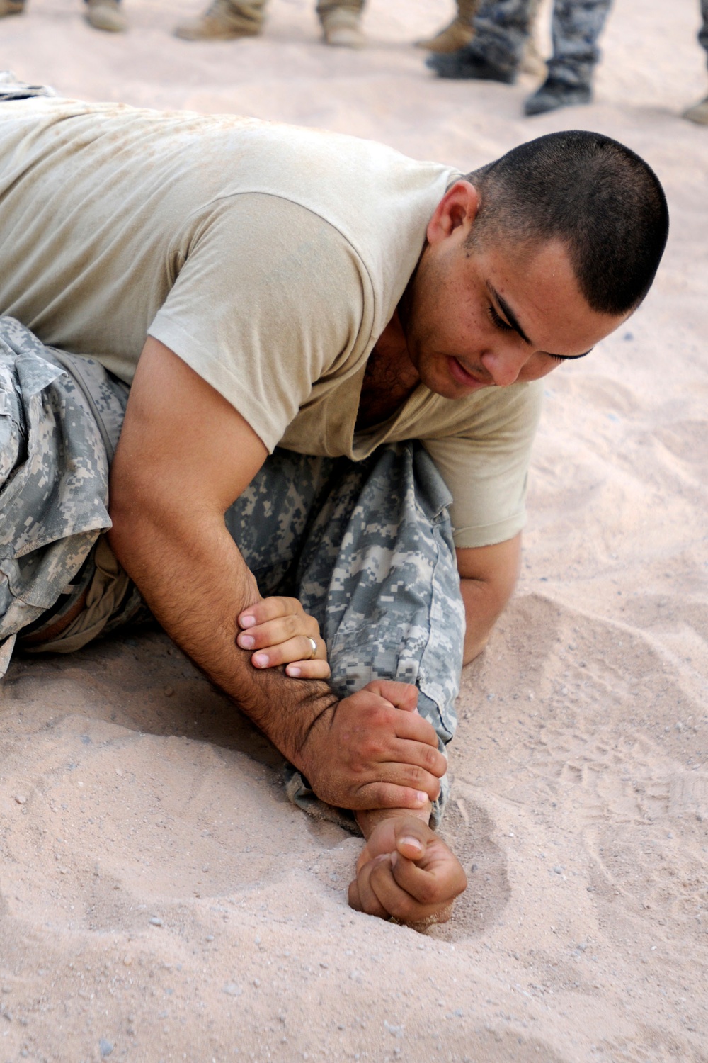 Combatives improves fitness, partnership between Iraqi National Police, USD-C Soldiers