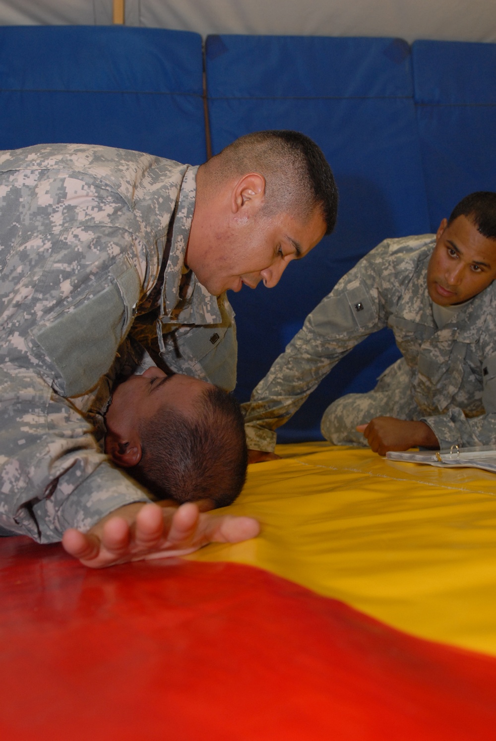 Human weapons:USD-C Soldiers train in hand-to-hand combat skills