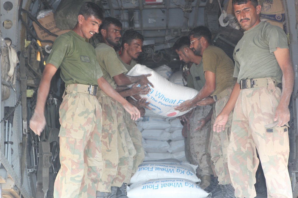 Marines continue humanitarian relief in Pakistan
