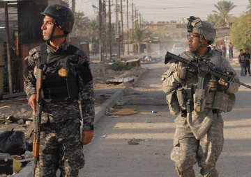 USD-C Soldiers, Iraqi National Police conduct joint counter-IED patrol