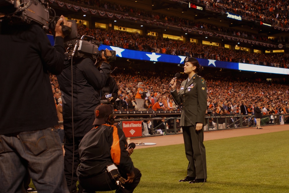 Veteran sings 'God Bless America' at World Series Veteran sings 'God Bless America' at World Series