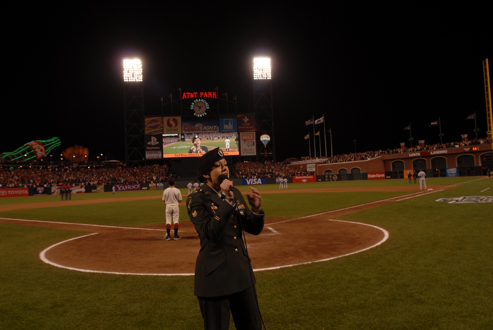 Soldier sings 'God Bless America' in front of full stadium Soldier sings 'God Bless America' in front of full stadium