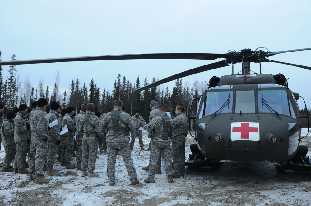 25th ID soldiers conduct medevac exercise