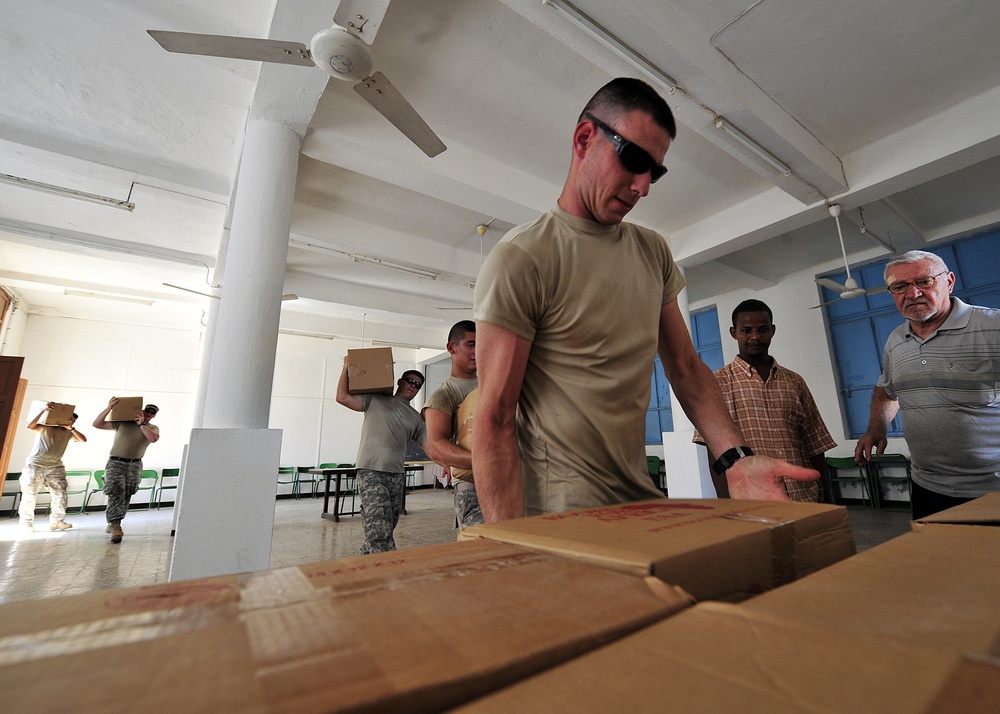 Soldiers Deliver Books to Djiboutian Church