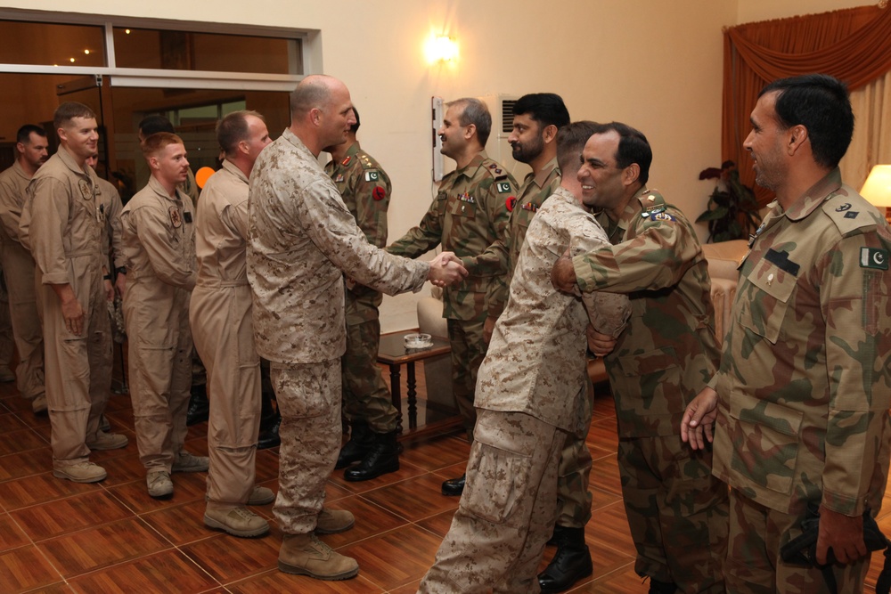 Banquet in honor of Marines' work in southern Pakistan