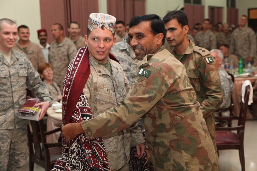 Banquet in honor of Marines' work in southern Pakistan