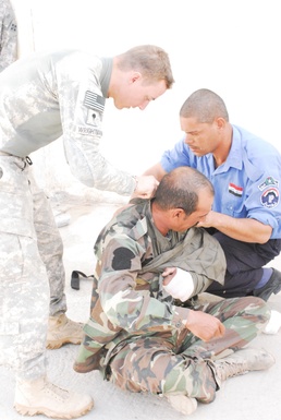 Iraqis, US Army train together to patch up wounds