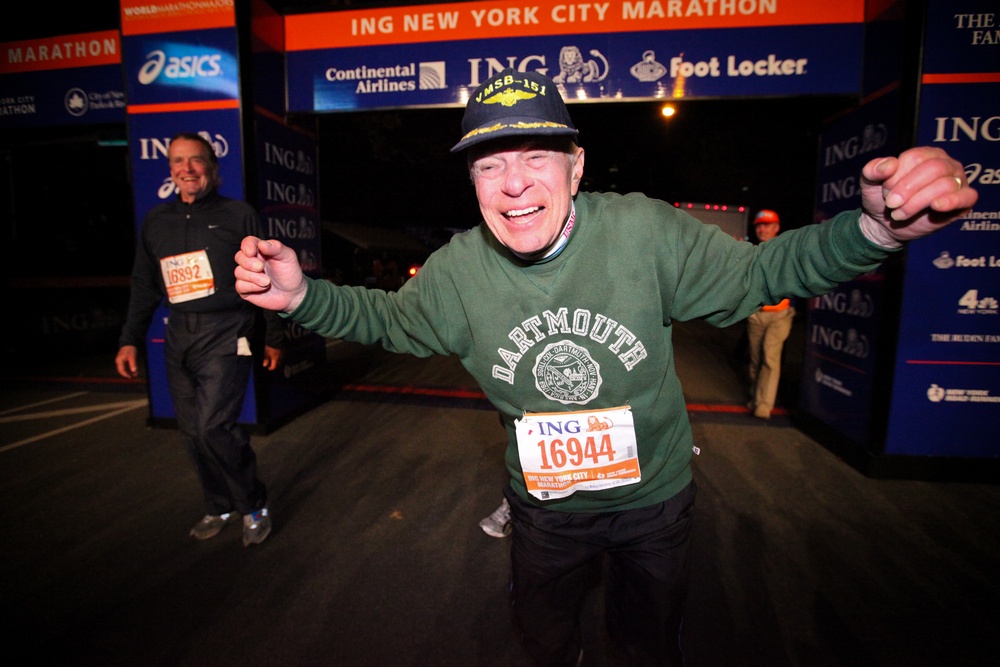 Oldest racer finishes ING New York City Marathon, Nov. 7