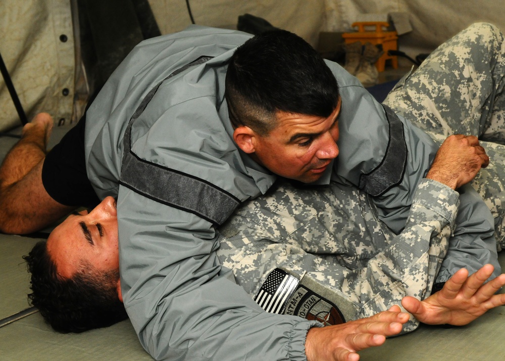 Army Sergeant Instructs Modern Army Combative Program