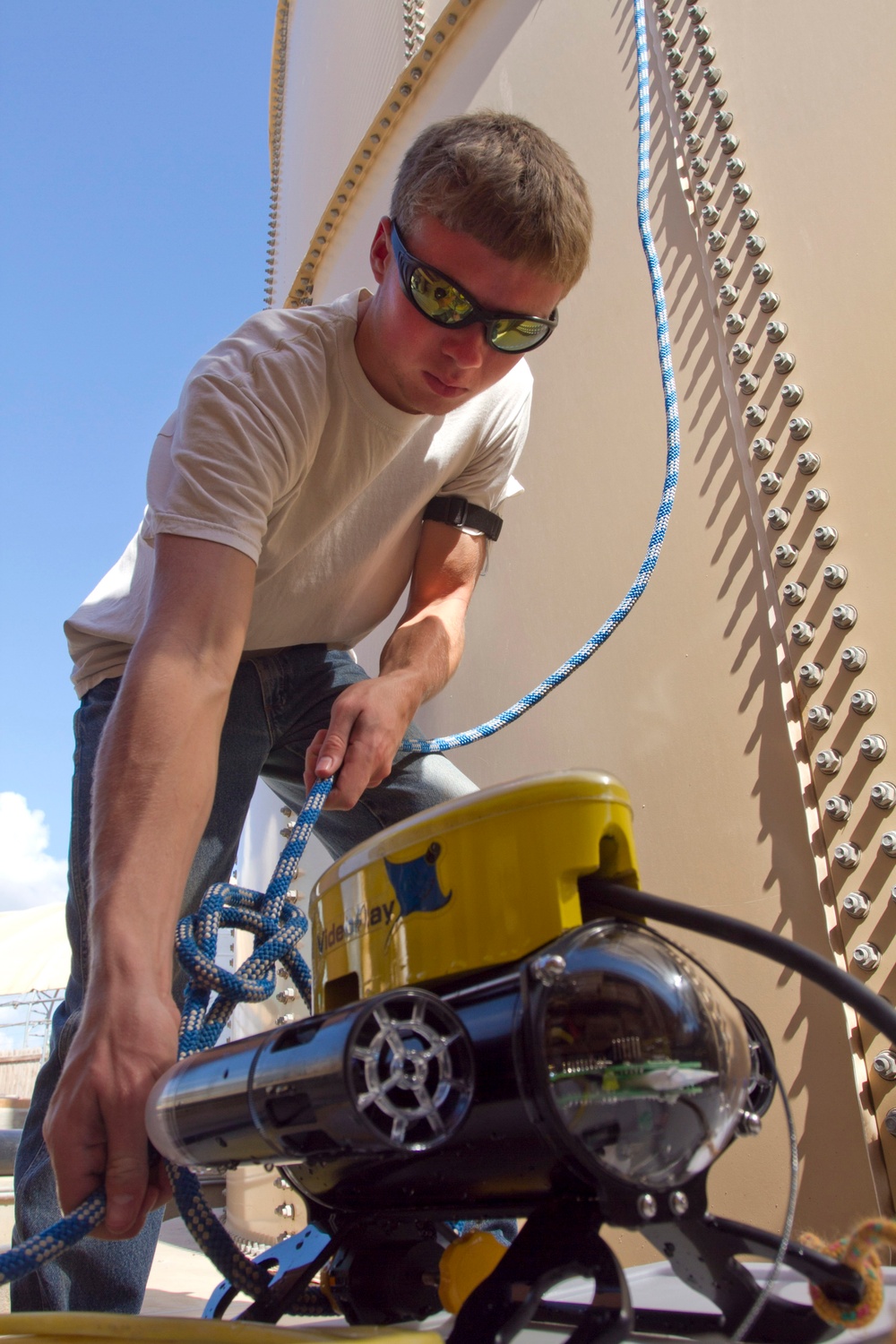 Robotic inspection of water tanks