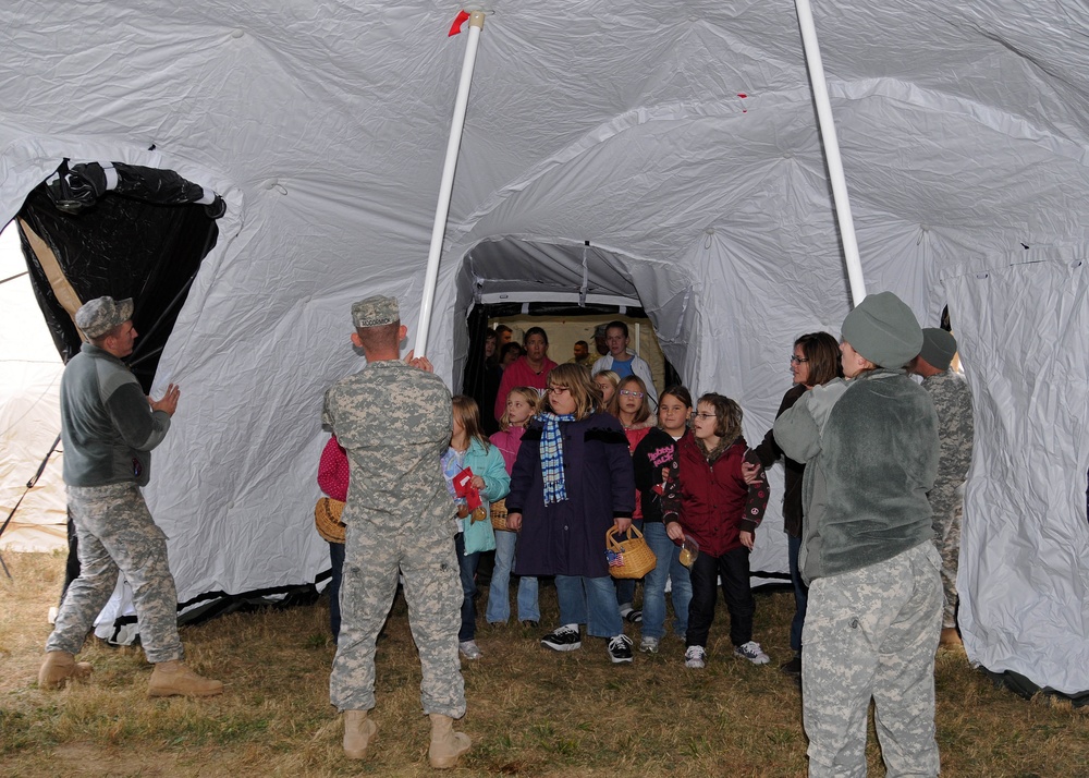 Girl Scouts Show Appreciation to Soldiers with Treats