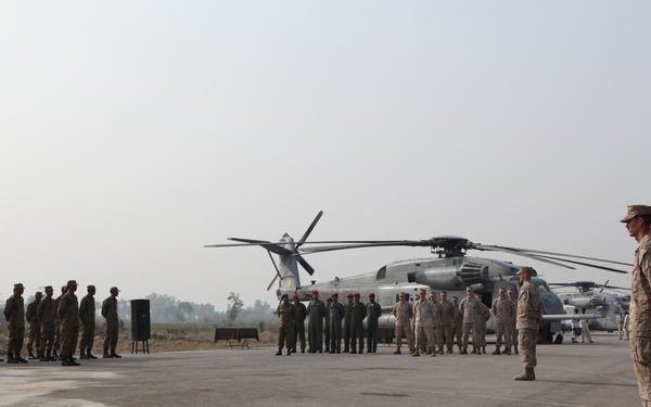 Pakistani, US, WFP Officials Mark End of Marine Corps Flood Mission