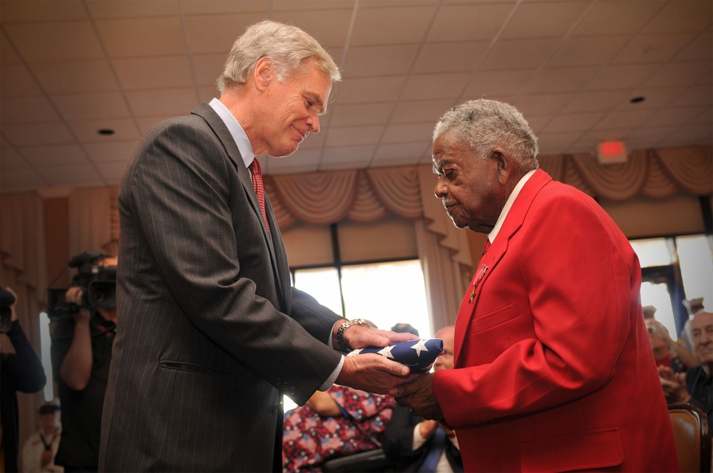 Greater Jacksonville Area USO and NS Mayport Honor the Veterans of Florida's 4th Congressional District