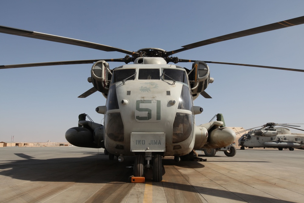 CH-53D reaches 10,000 flight hours