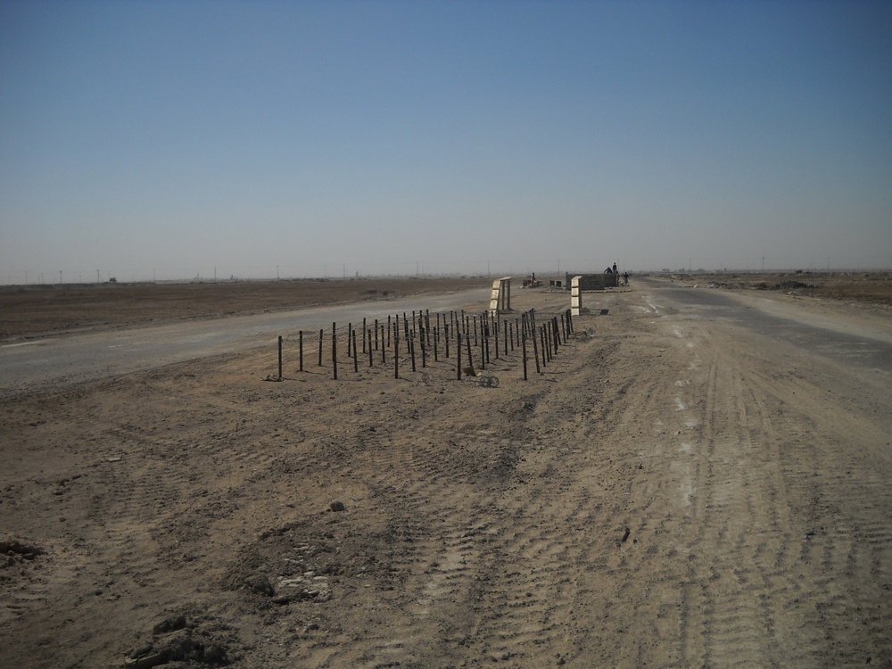 Soldiers helping Iraqi Division build a range close to home