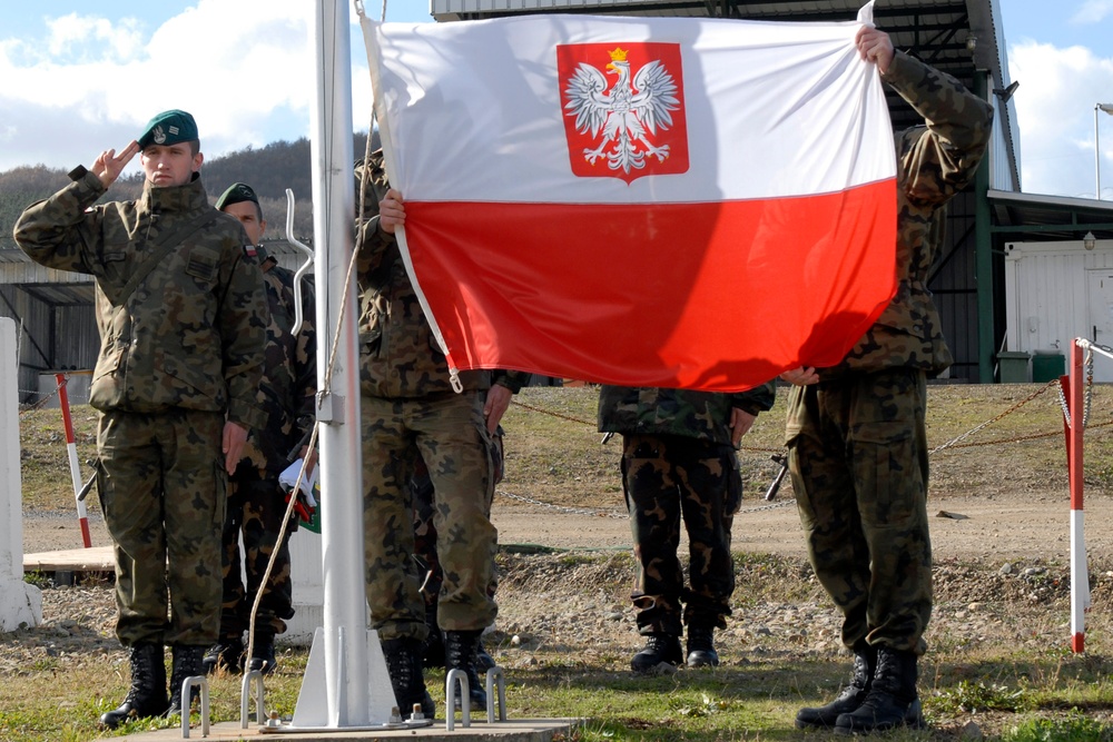 Hungarian KFOR soldiers take over at Camp Nothing Hill