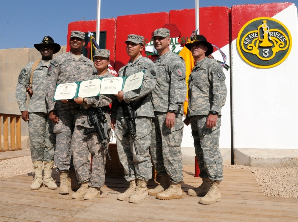 'Veterans' re-enlist on Veterans Day 3rd Armored Cavalry Regiment conducts mass re-enlistment