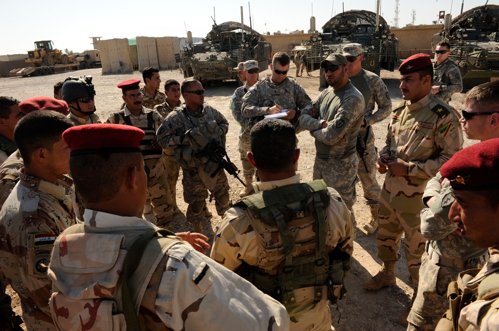 Iraqi Army Soldiers Conduct A Route Clearance