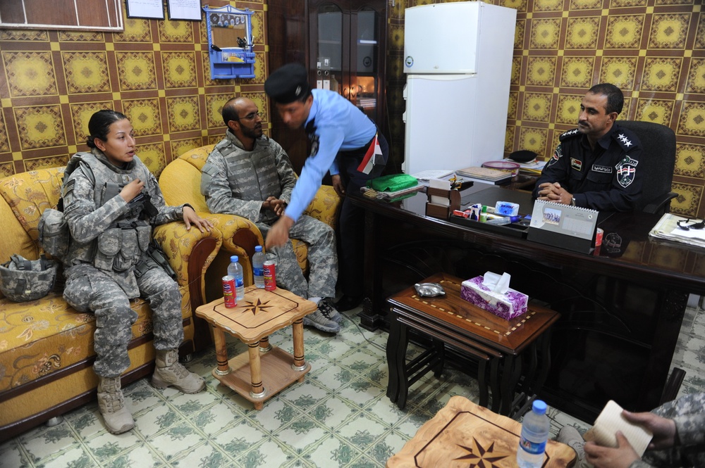 KLE in Al Qurna with Iraqi Police