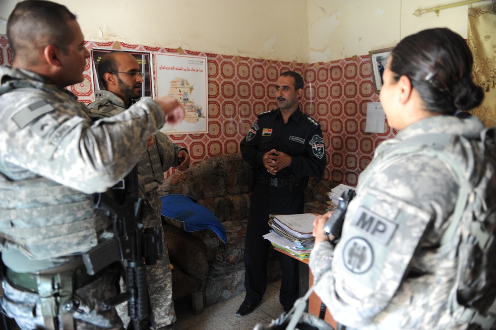 KLE in Al Qurna with Iraqi Police