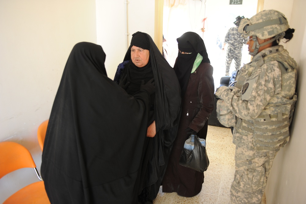 Family Visit Day at Iraqi Detention Facility