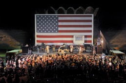Trace Adkins entertains COB Speicher