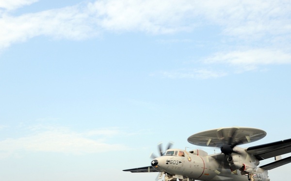 E-2C Hawkeye lands