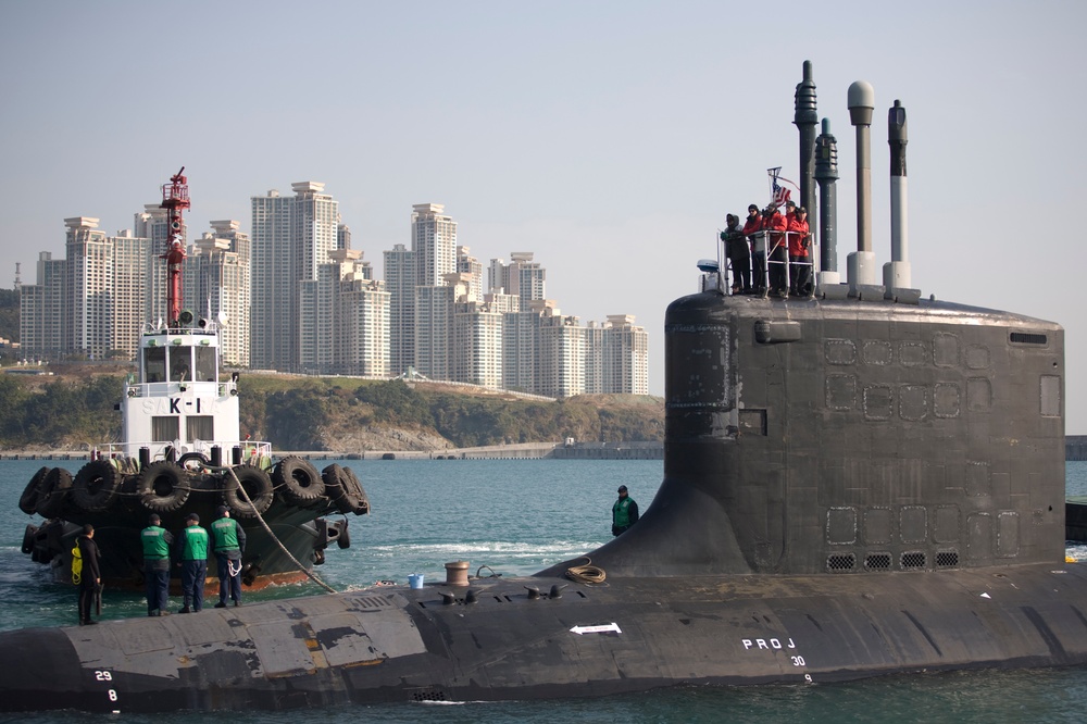 USS Hawaii visits South Korea