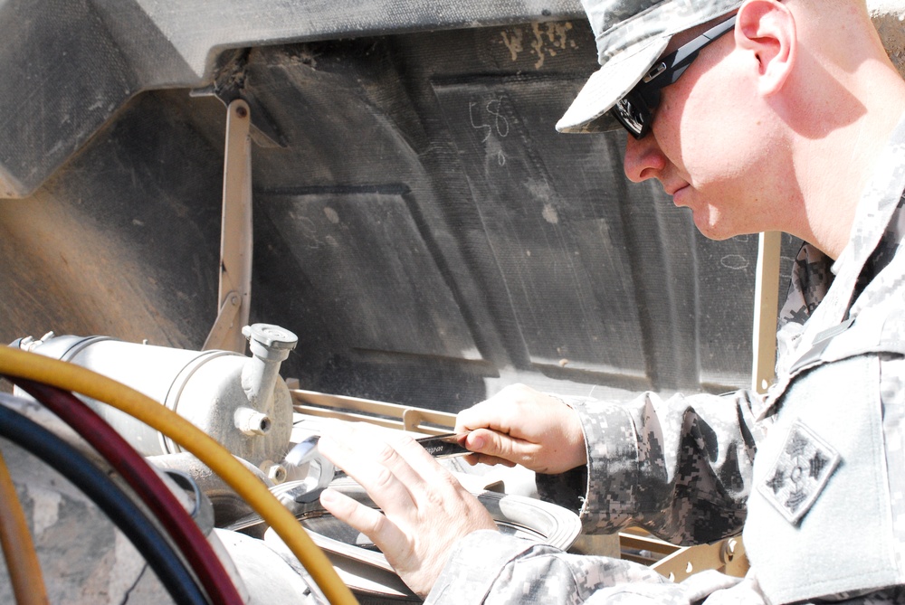 Soldier gives military vehicles a cool breeze