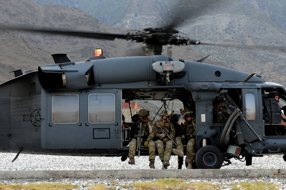 PRT Kunar Aids Lifesaving Unit