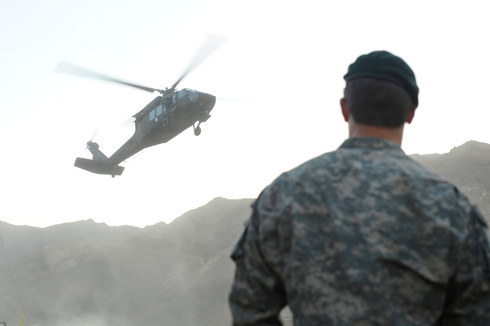 ISAF Joint Commander Visits FOB Kutschbach