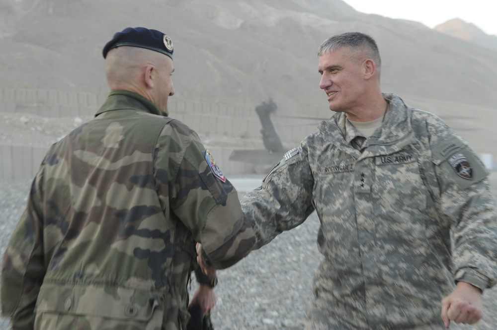 ISAF Joint Commander Visits FOB Kutschbach
