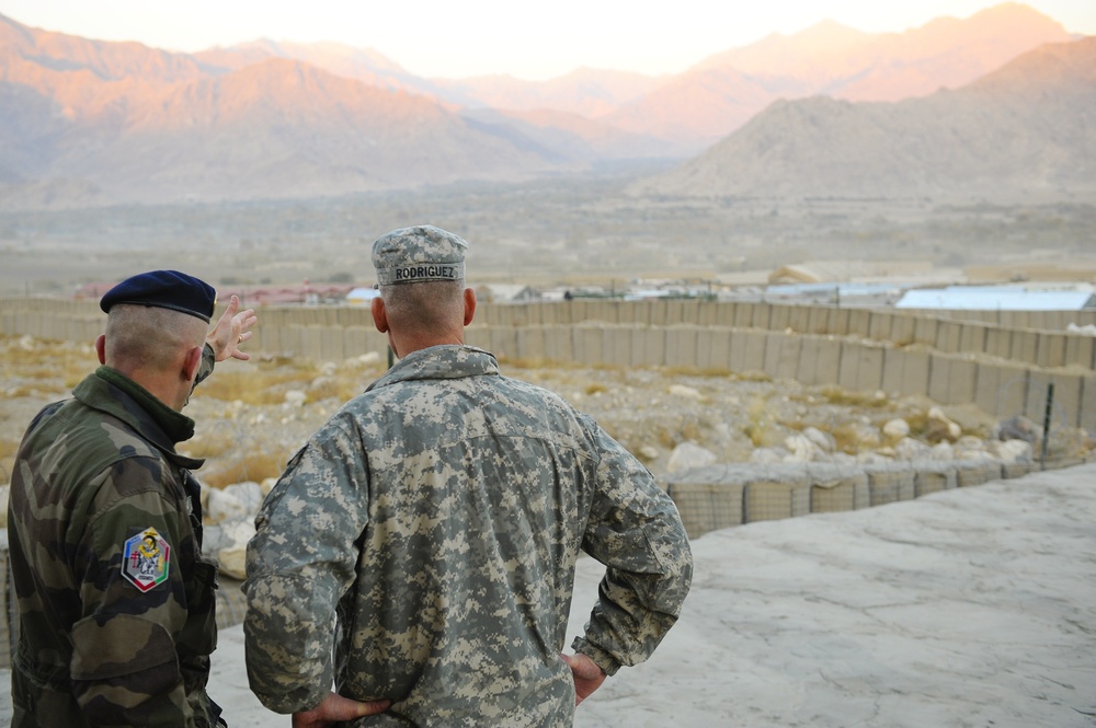 ISAF Joint Commander Visits FOB Kutschbach