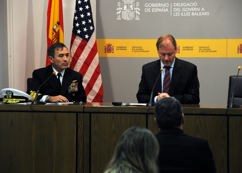 Commander, U.S. 6th Fleet Visits Palma de Mallorca, USNL