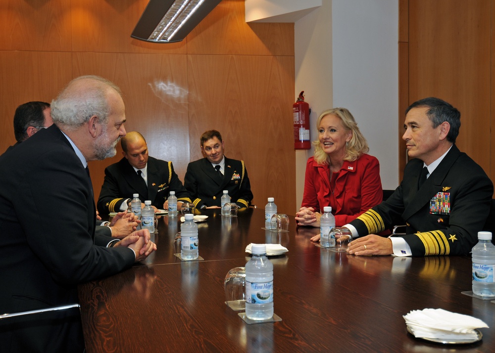 Commander, U.S. 6th Fleet Visits Palma de Mallorca, USNL