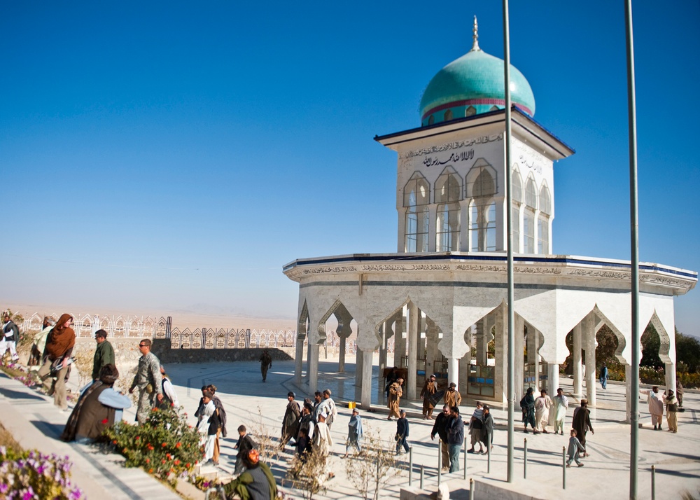 International delegation makes ties with Kandahar religious community