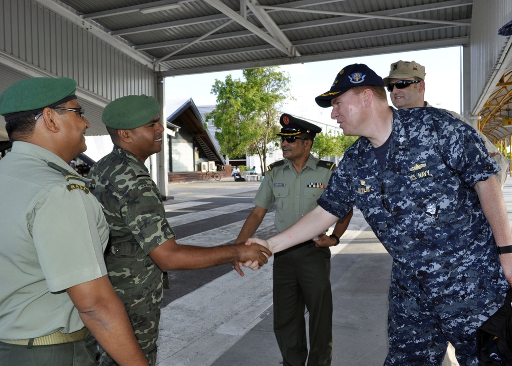 USS Momsen in the Maldives