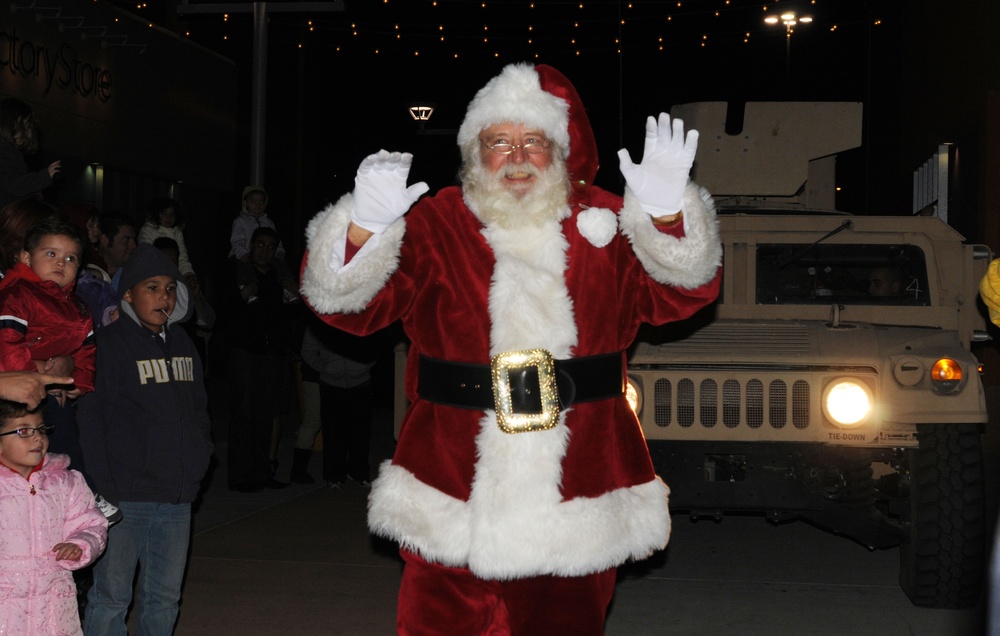 Marines bring Santa Claus