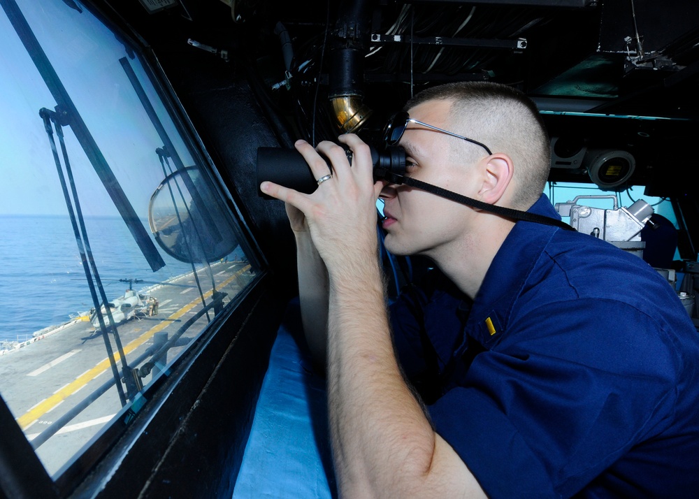 USS Kearsarge prepares for flight operations
