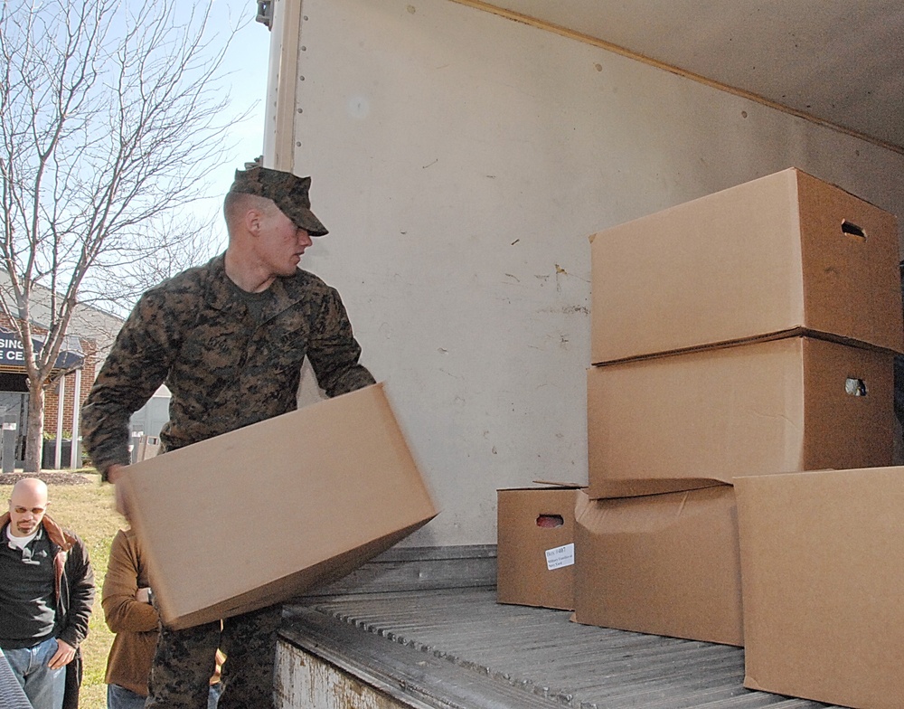 Joint Base Anacostia-Bolling and Naval Sea Cadets help DC area Marine families