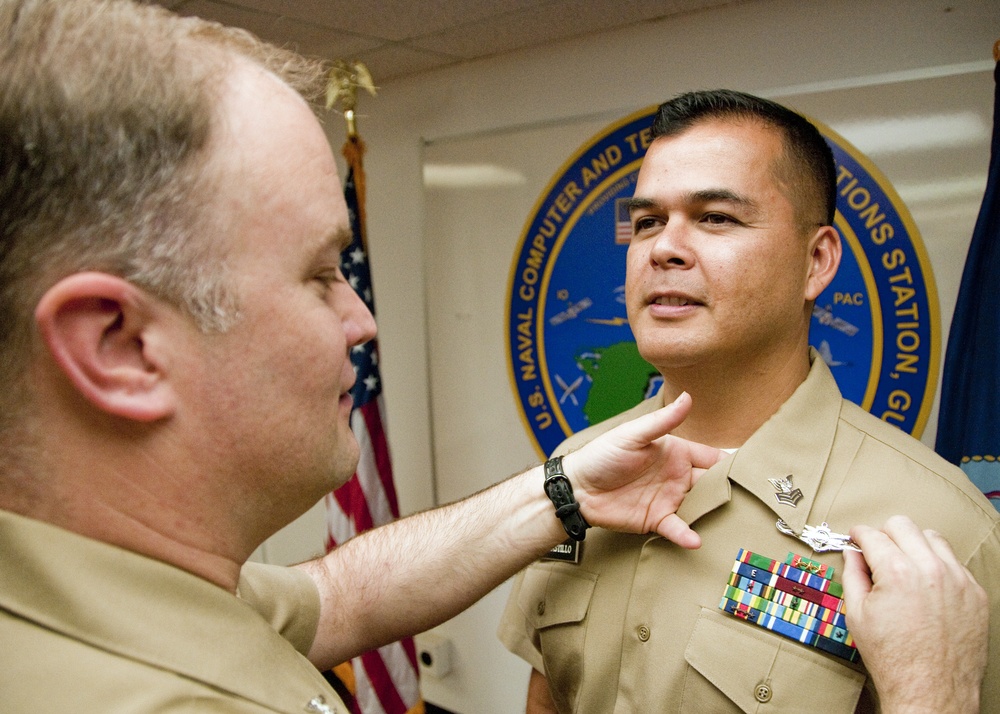 Sailor awarded specialist pin