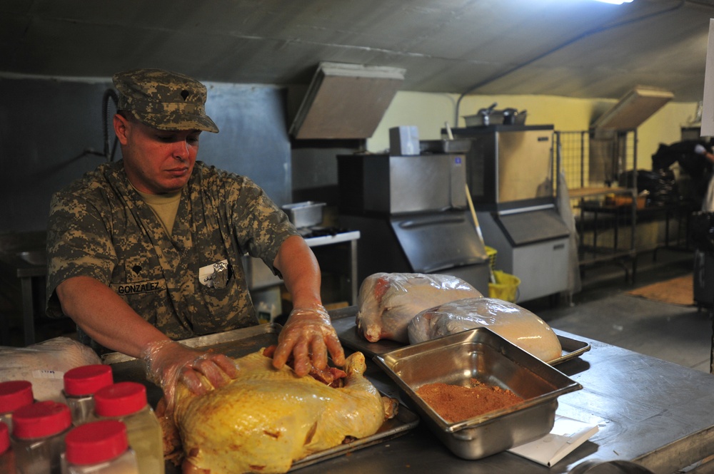 TF Falcon Soldiers enjoy Thanksgiving meal