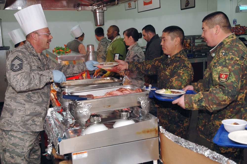 Koi-Tosh celebrates Thanksgiving with U.S. service members