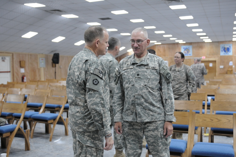 Army chief of chaplains visits Camp Victory