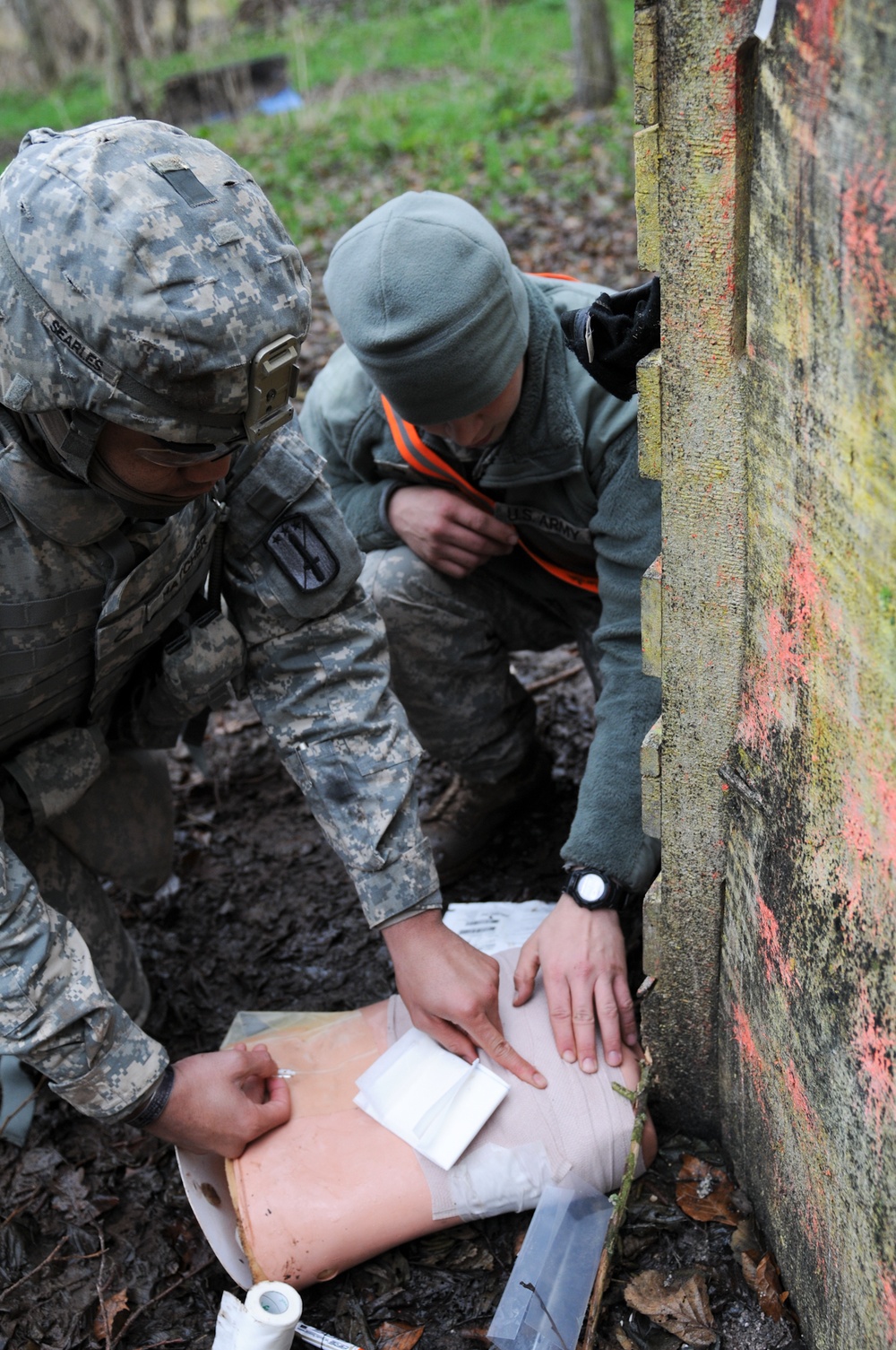 Infantrymen train to become 'mini-medics'