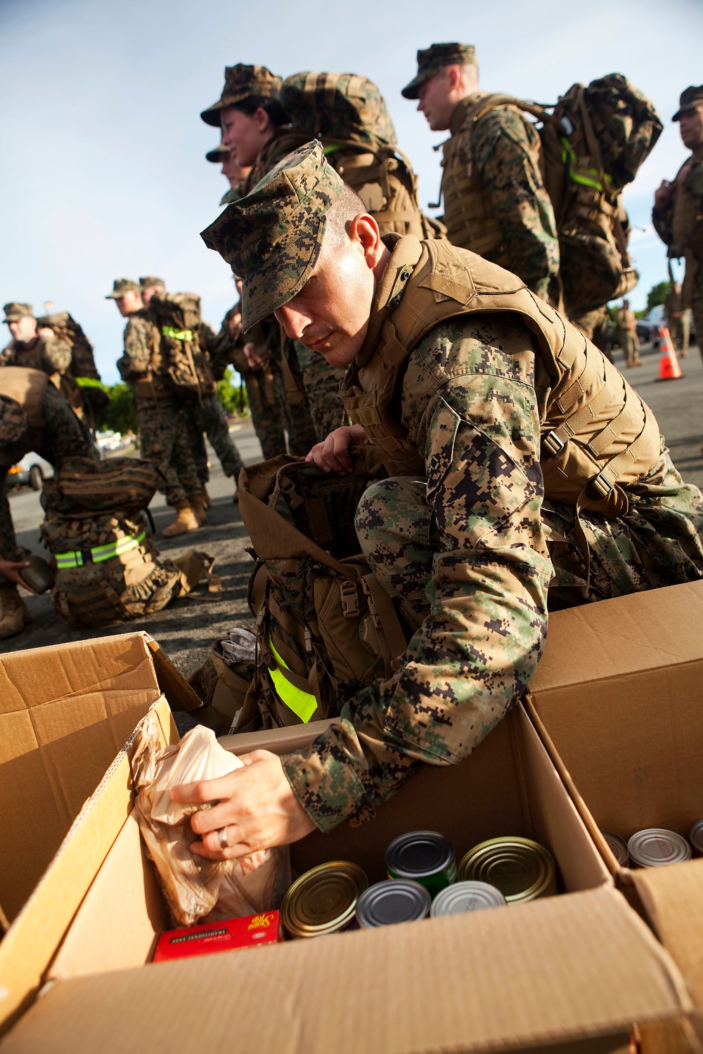 Headquarters Battalion hikes to quell holiday hunger