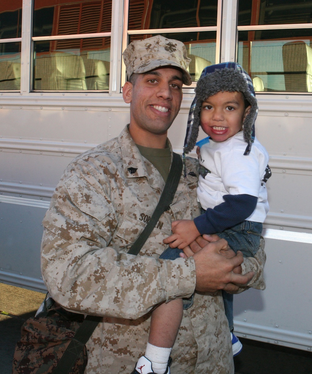 1st LAR returns from Afghanistan, home for holidays