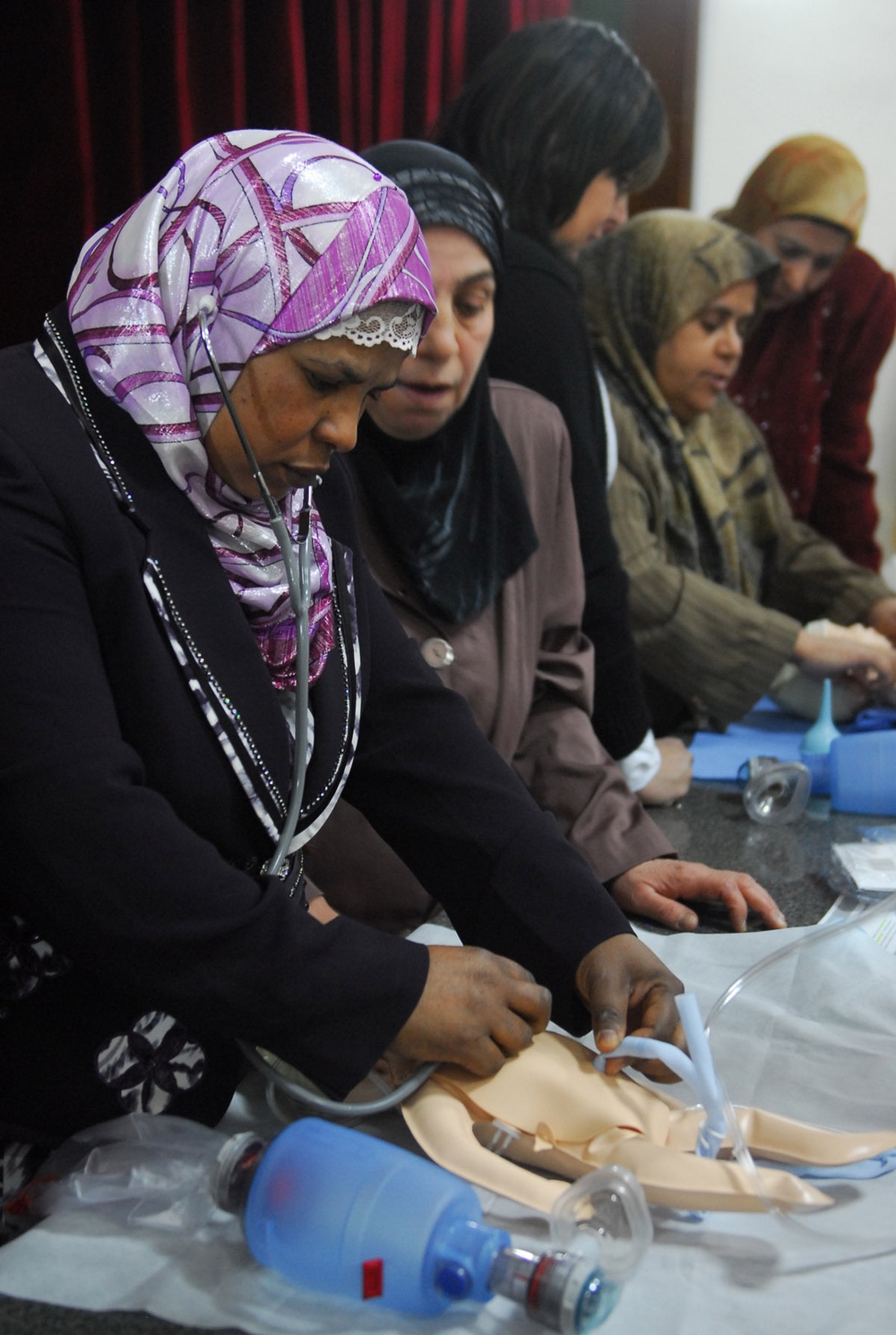 USD-C Soldiers teach Iraqi nurses infant resuscitation strategies