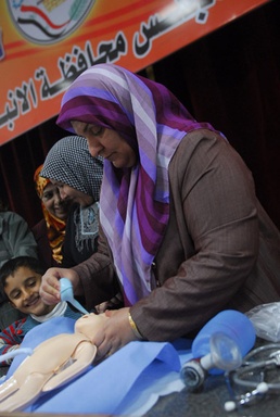 USD-C Soldiers teach Iraqi nurses infant resuscitation strategies